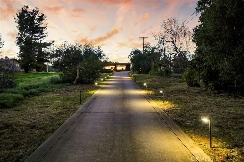 https://cdn.realtyfeed.com/cdn/127/306648226/dadd640627d86ff853d1bb9b7a8e2ab0.webp