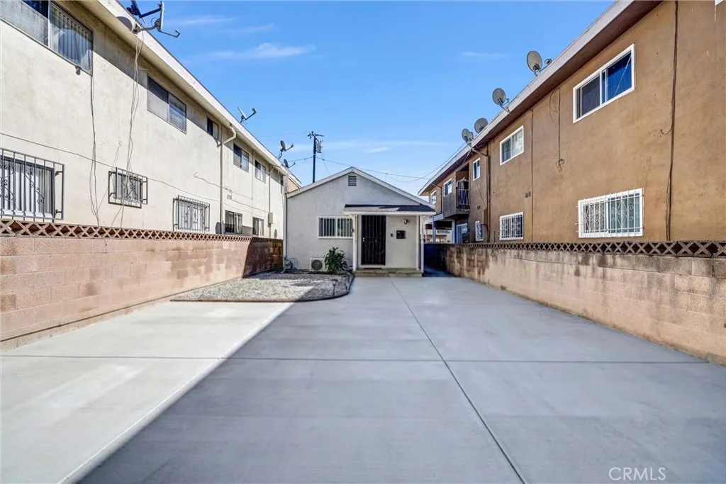 12530 Birch, Hawthorne, CA 90250 - Photo 5 of 23, Hawthorne, CA