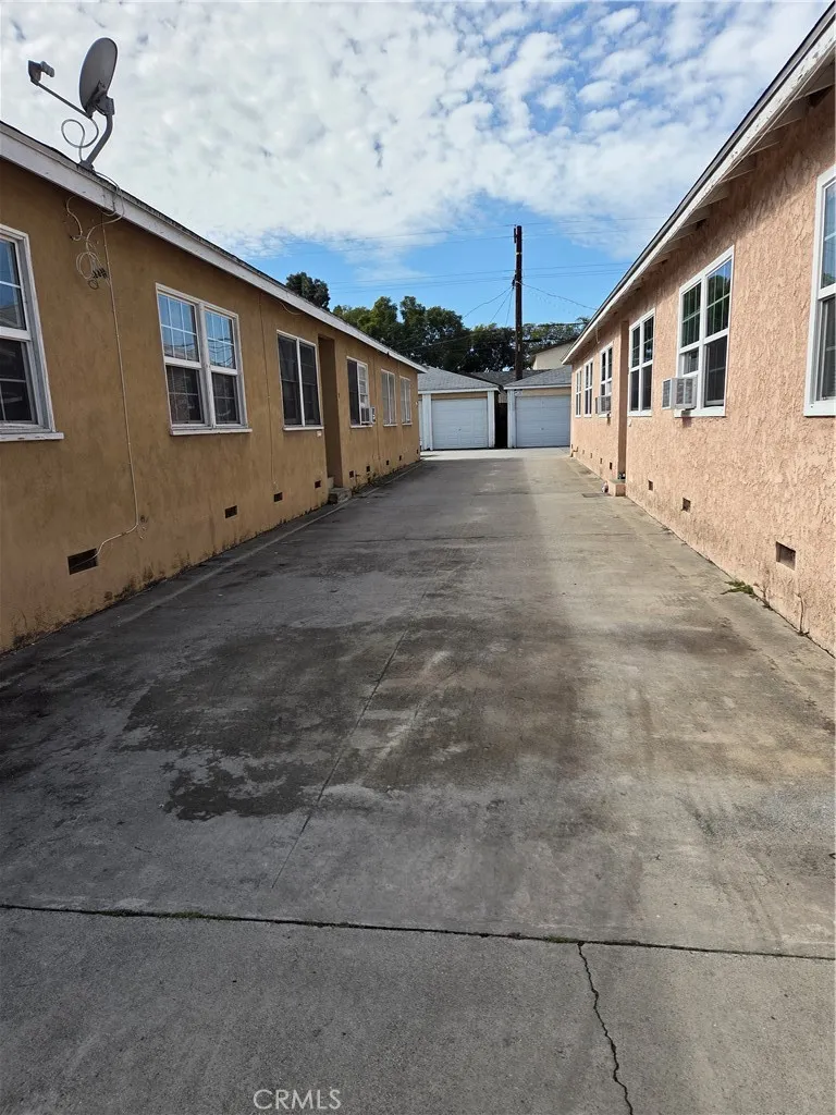 10231 San Carlos, South Gate, CA 90280 - Photo 2 of 4, South Gate, CA