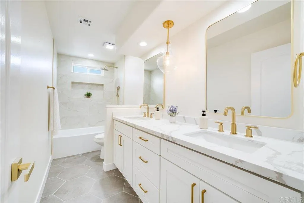 https://cdn.realtyfeed.com/cdn/127/306648405/40cf0990f7d37d90a54677c86517d4d8.webp
