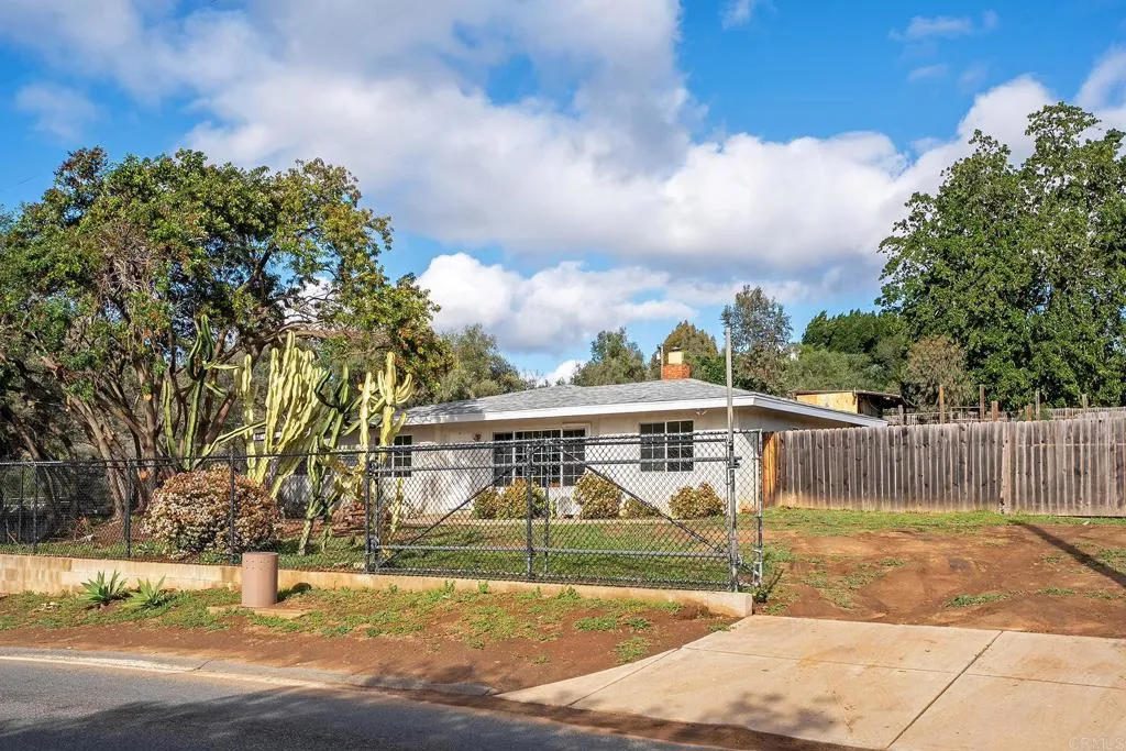 https://cdn.realtyfeed.com/cdn/127/306648412/6c8b327b2d15b2c314489253881aa47d.webp