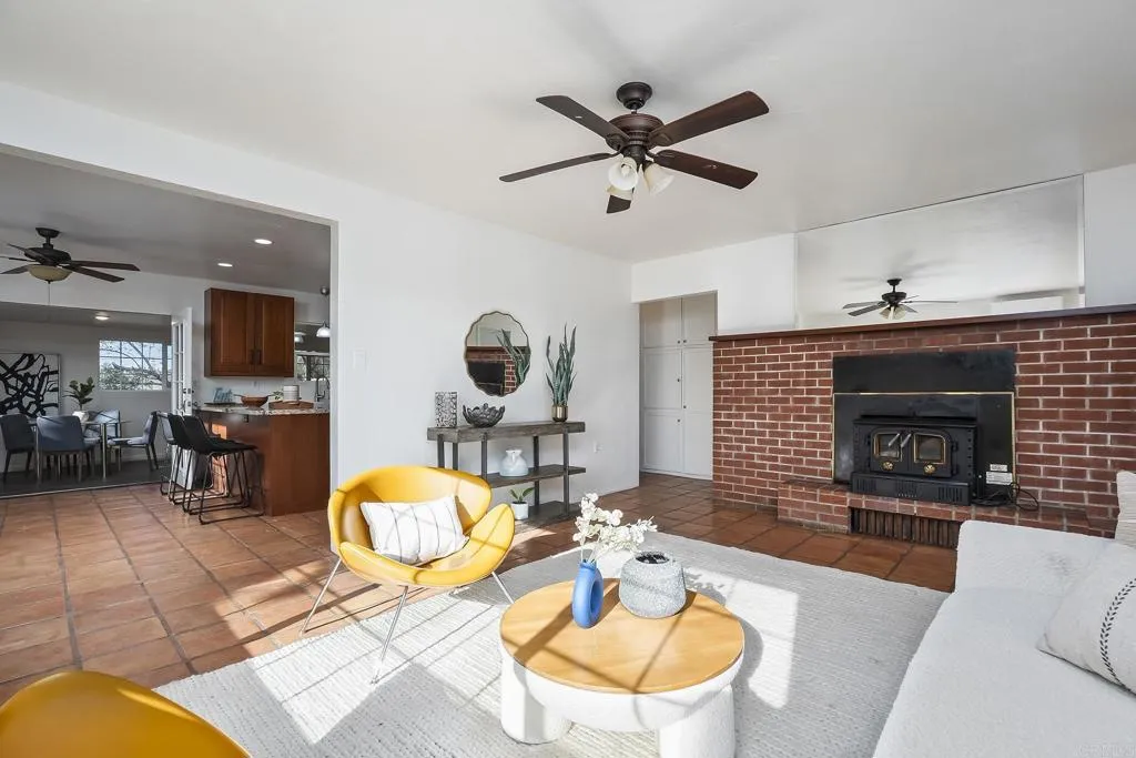 https://cdn.realtyfeed.com/cdn/127/306648412/96903193f27d92bb6a81acbd5ee15bd9.webp