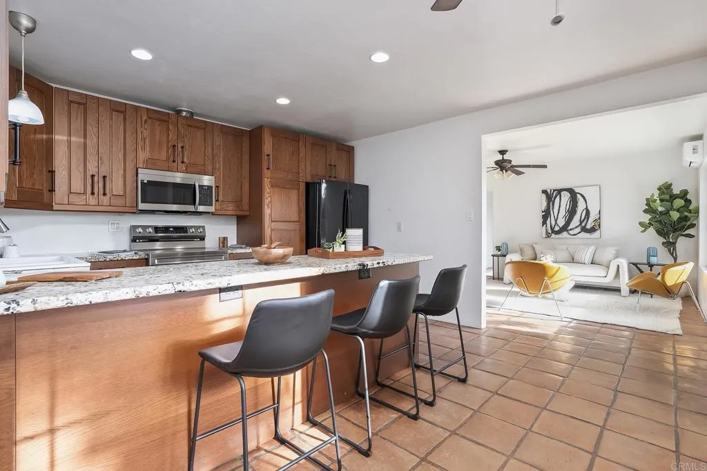 https://cdn.realtyfeed.com/cdn/127/306648412/c70dcf9fede0c536116c3586ec96bd8e.webp