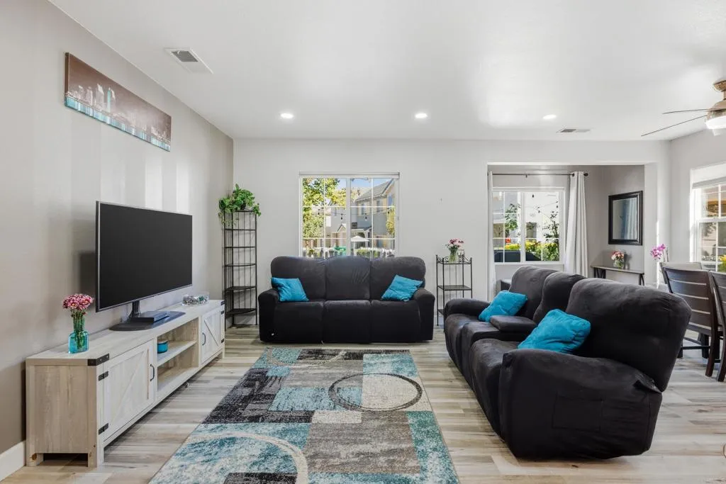 Photo #1: PTP2601355 Listing: Photo #1