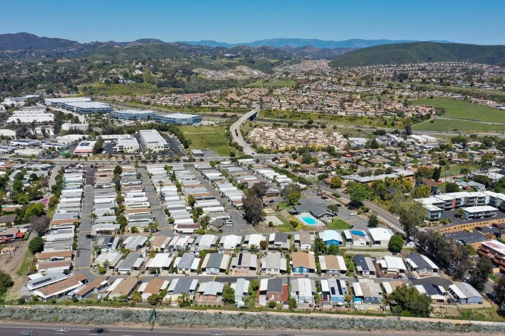 https://cdn.realtyfeed.com/cdn/127/306648523/4b08ca84799d4577440bac70e9c12415.webp