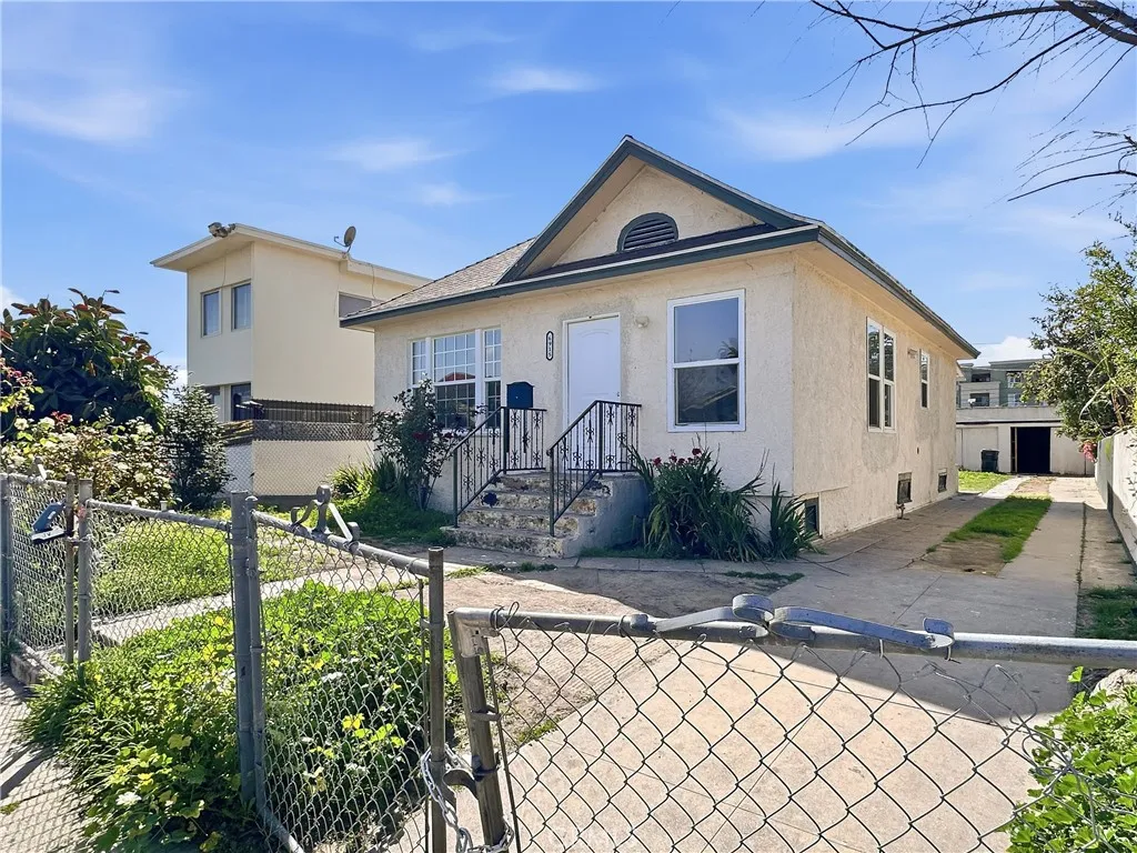 Los Angeles, CA 90044