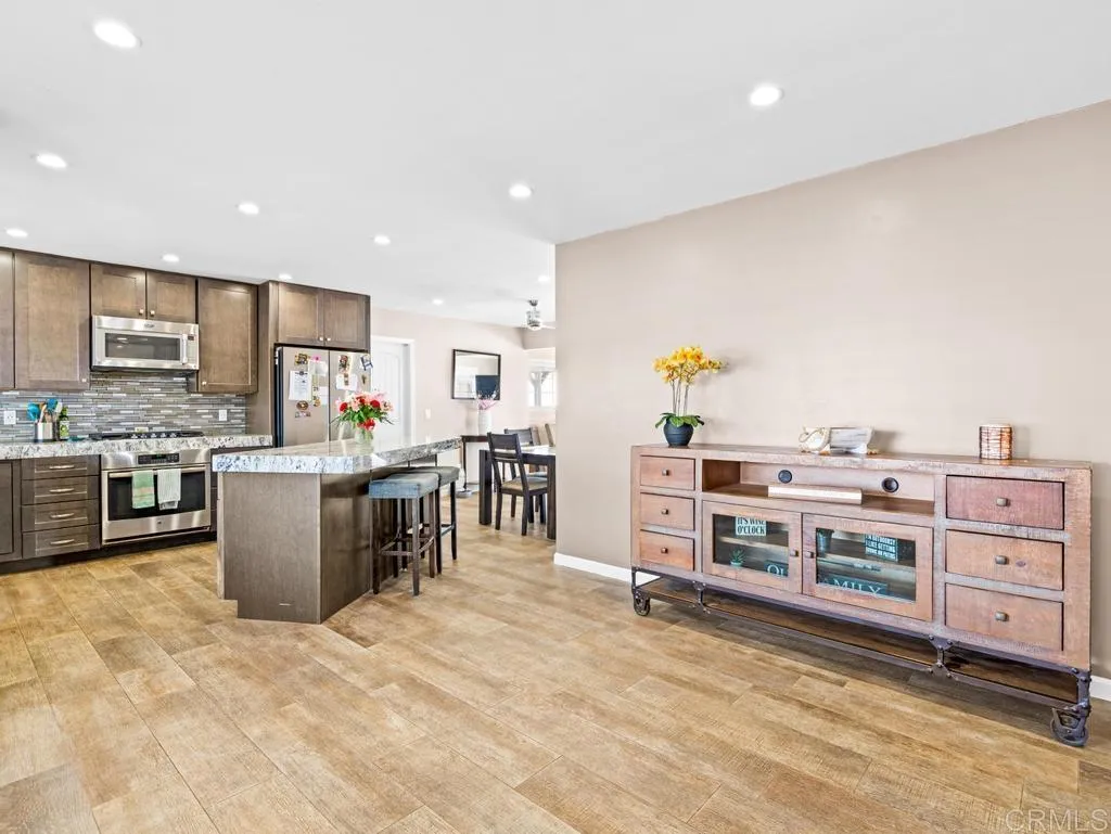 https://cdn.realtyfeed.com/cdn/127/306648572/0515f1bbc3033b3a7da14588da154f0d.webp