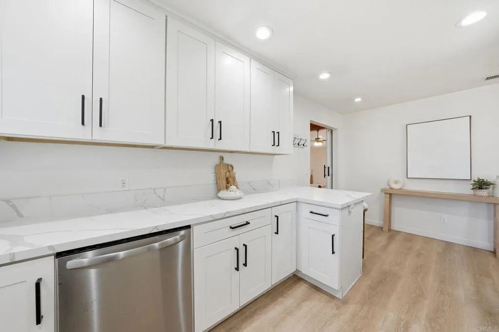 https://cdn.realtyfeed.com/cdn/127/306648630/5f64851f38a6d83df03e4508b18b9485.webp
