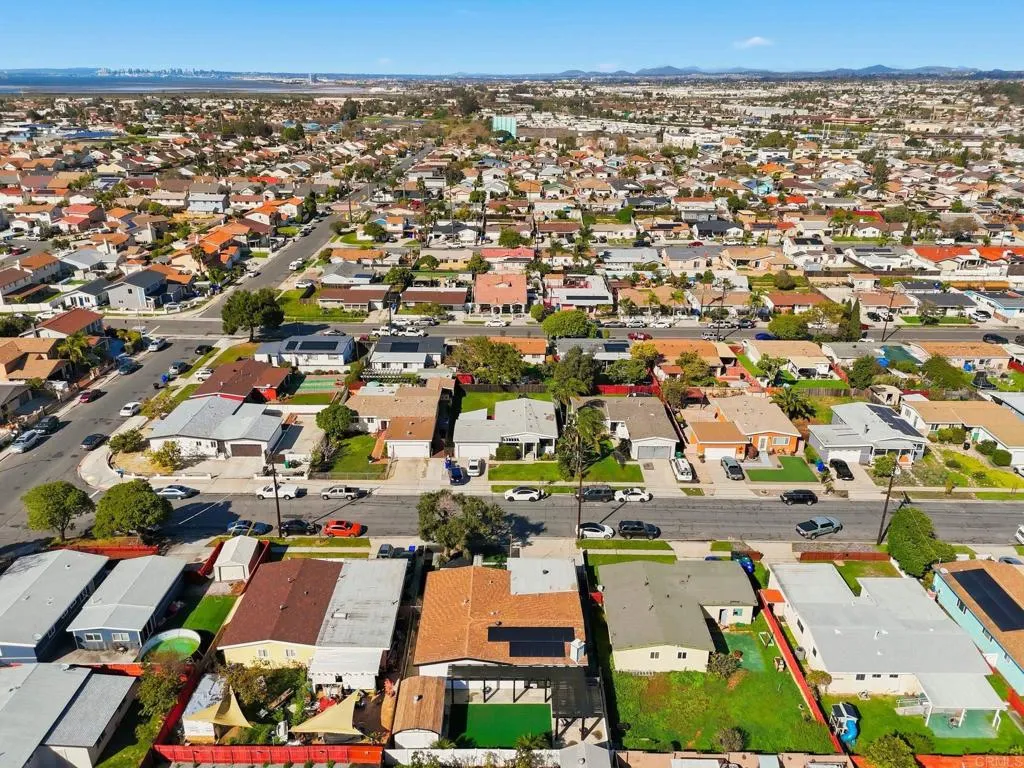 https://cdn.realtyfeed.com/cdn/127/306648630/6b2f658368a380fb5d15f71ad9b27c40.webp