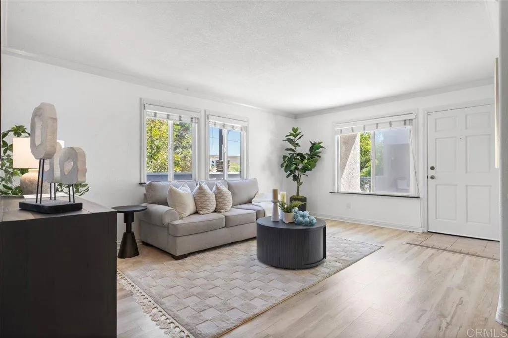 https://cdn.realtyfeed.com/cdn/127/306648640/35f0d49f8676f430016839d58443a17c.webp