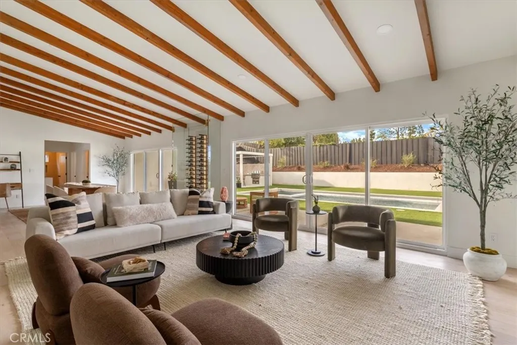 Woodland Hills, CA 91367