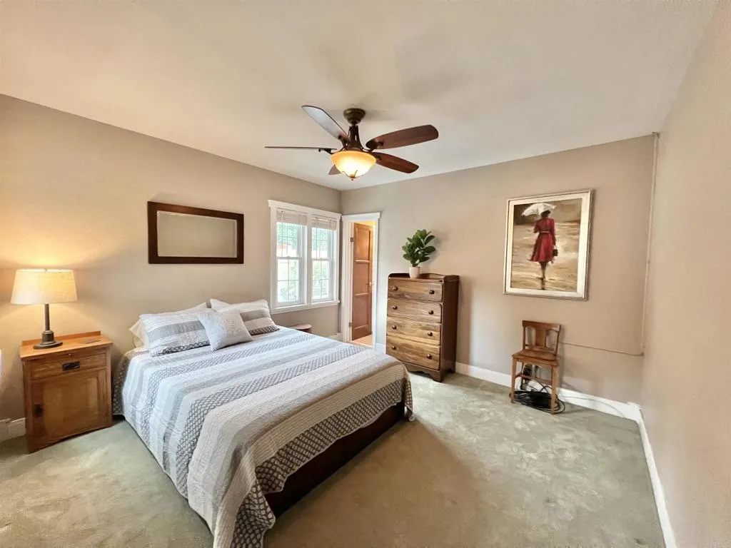 https://cdn.realtyfeed.com/cdn/127/306648670/2b8e37874c130149326591a0c6920148.webp