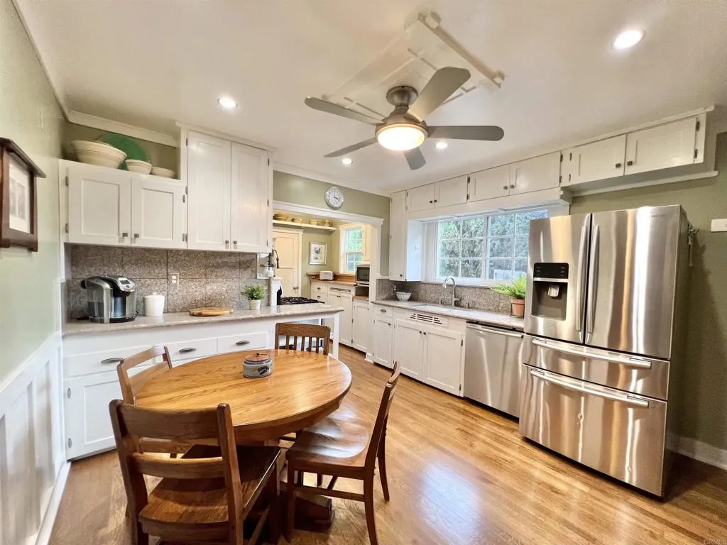 https://cdn.realtyfeed.com/cdn/127/306648670/9bb13b91648ef46819fb7dd135e1411e.webp