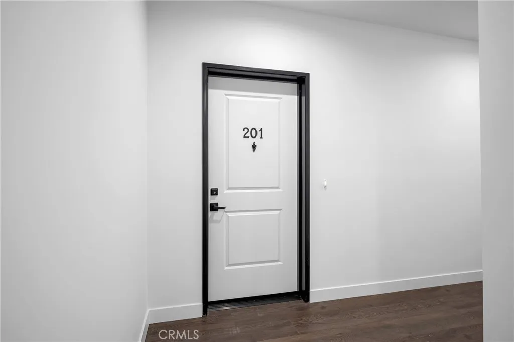 10657 Moorpark Street Unit 201, North Hollywood, CA 91602 - Photo 4 of 20, North Hollywood, CA