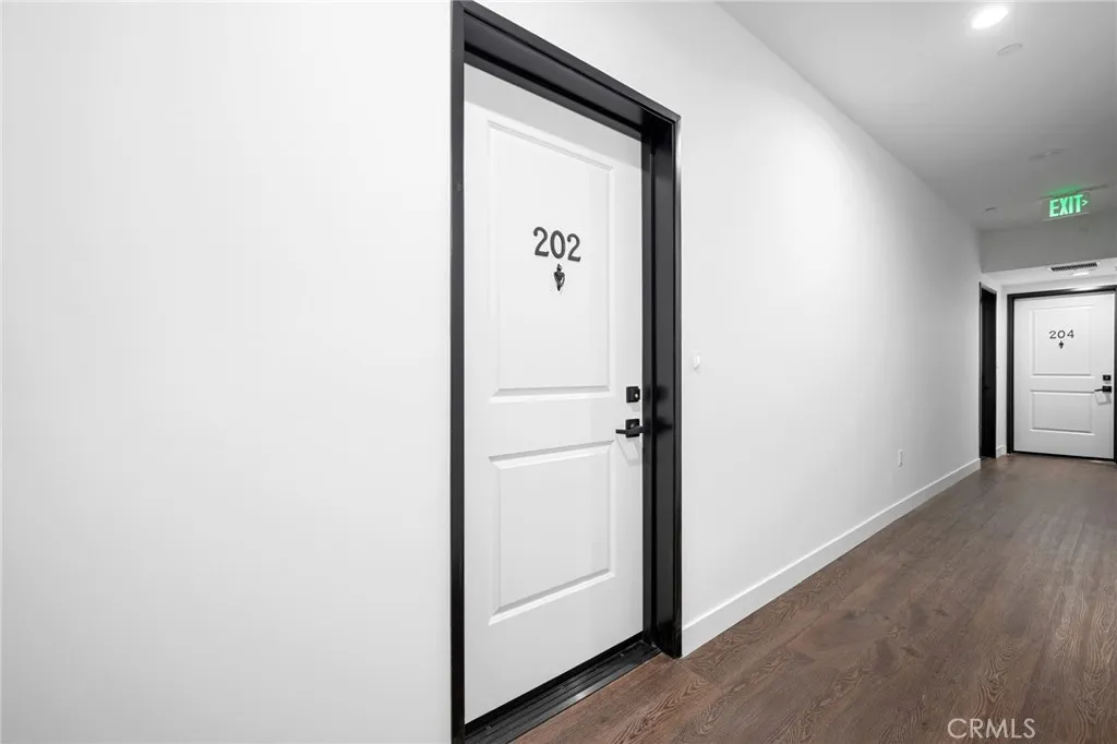 10657 Moorpark Street Unit 202, North Hollywood, CA 91602 - Photo 4 of 19, North Hollywood, CA