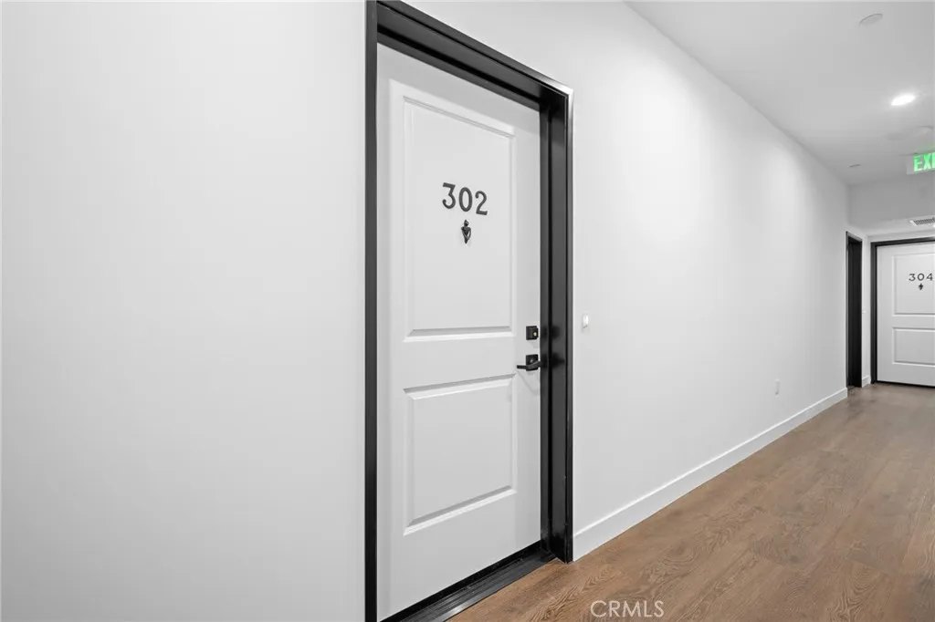 10657 Moorpark Street Unit 302, North Hollywood, CA 91602 - Photo 4 of 21, North Hollywood, CA