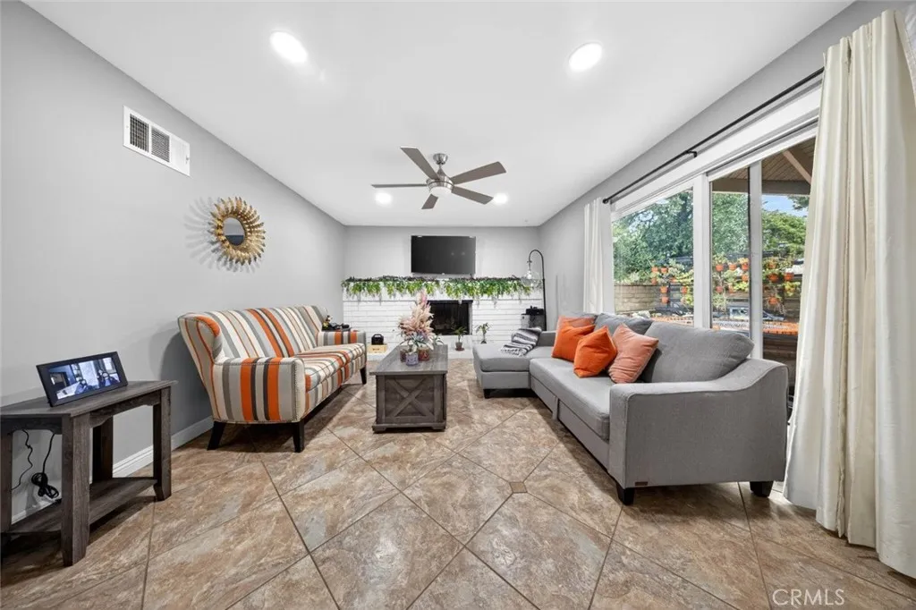 25047 Avenida Balita, Valencia, CA, 91355