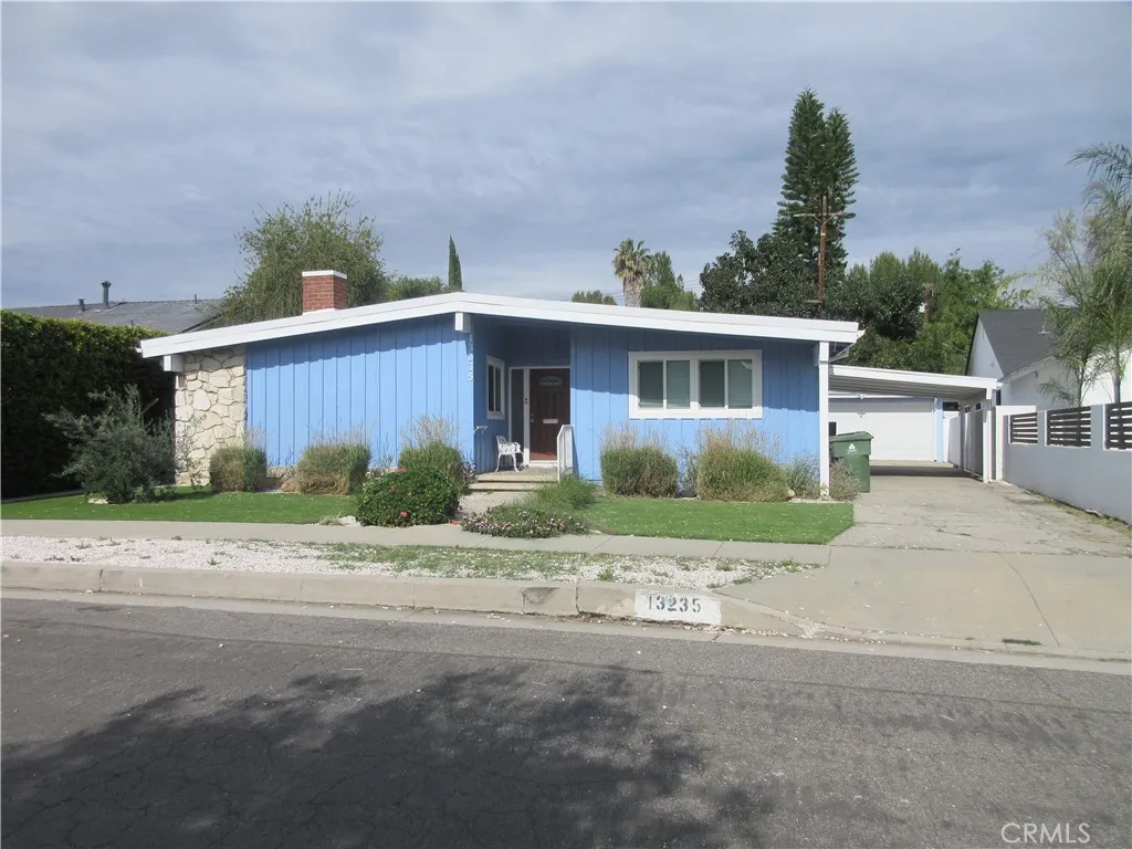 Sherman Oaks, CA 91401
