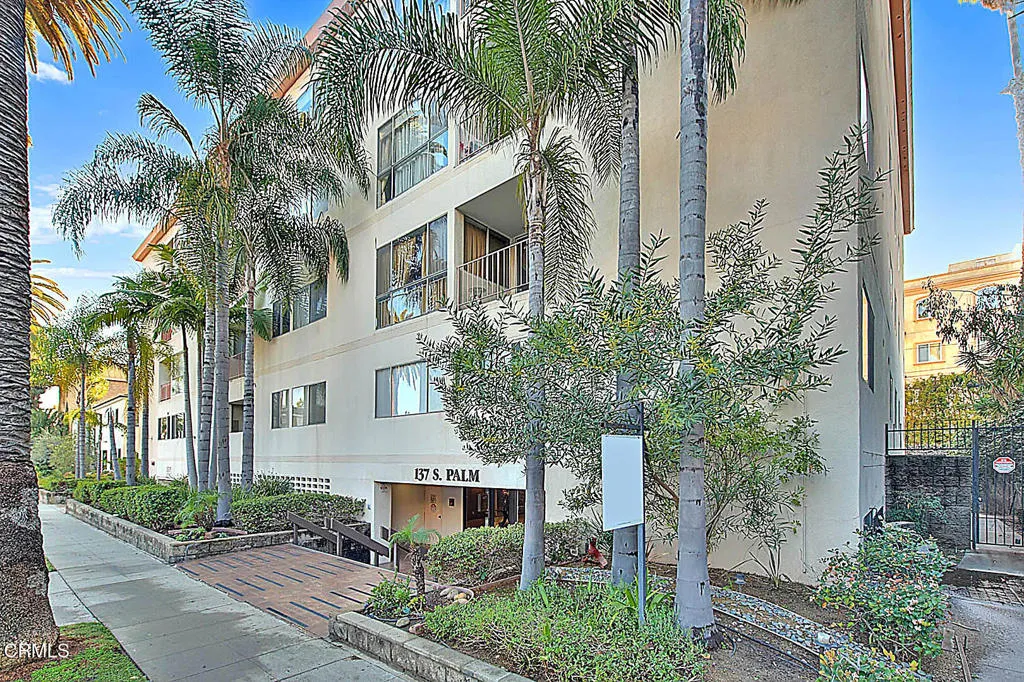 137 S Palm Drive Unit 201, Beverly Hills, CA 90212