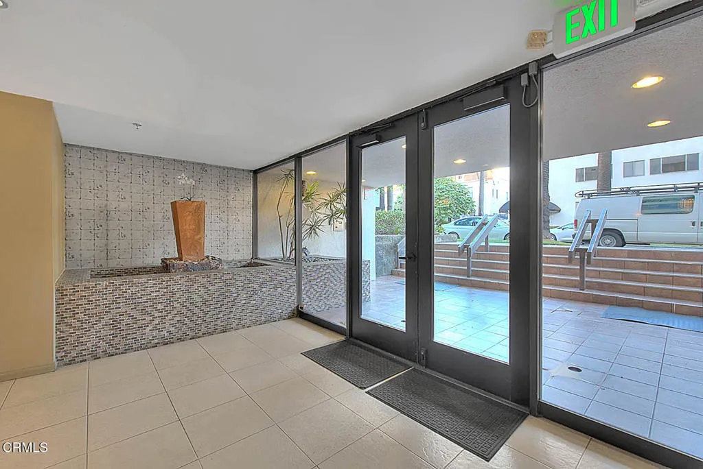 137 S Palm Drive Unit 201, Beverly Hills, CA 90212 - Photo 3 of 51, Beverly Hills, CA