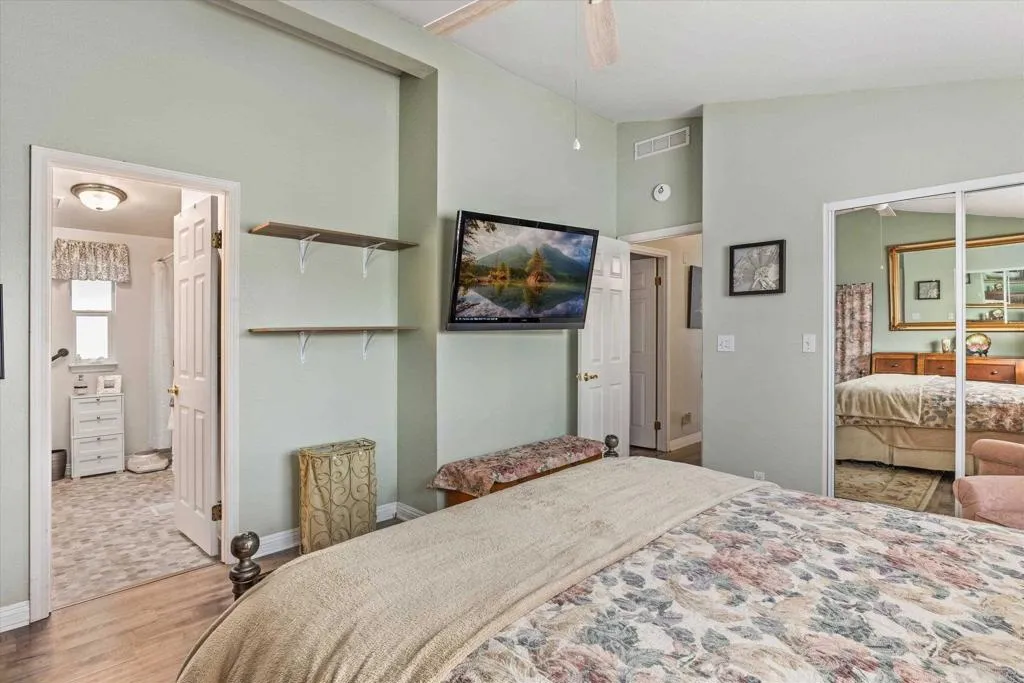https://cdn.realtyfeed.com/cdn/127/306648886/43c55ce737cc7b4ee37174f486a05677.webp