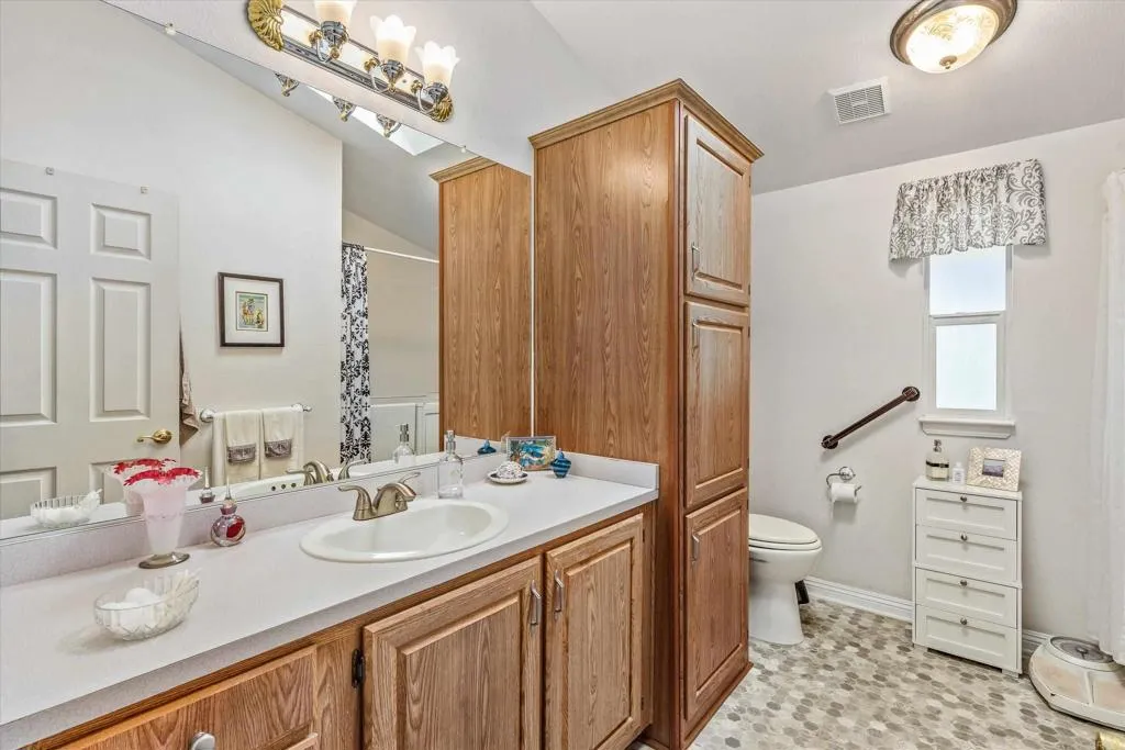 https://cdn.realtyfeed.com/cdn/127/306648886/b531f44b04610c1edc9b91d5ddeebd0b.webp