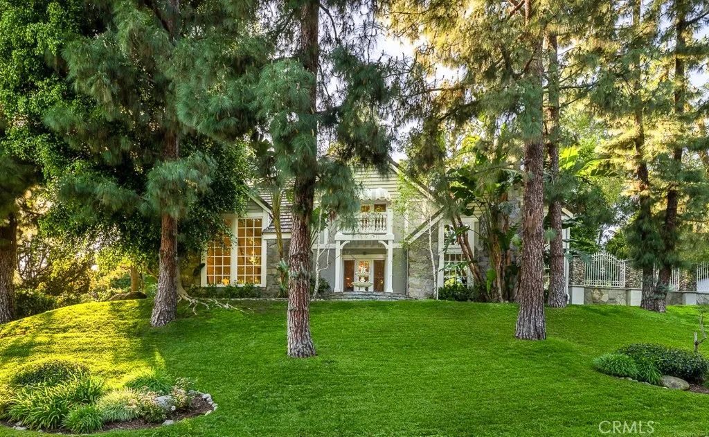 North Tustin, CA 92705