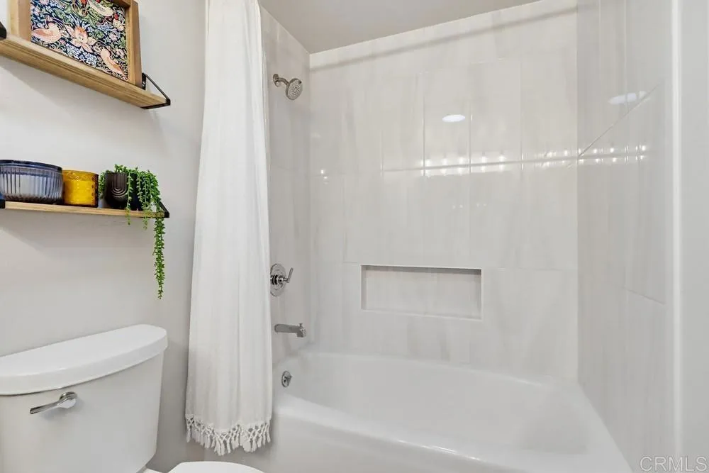 https://cdn.realtyfeed.com/cdn/127/306649001/69001daab343b2216d39702885d27e4d.webp