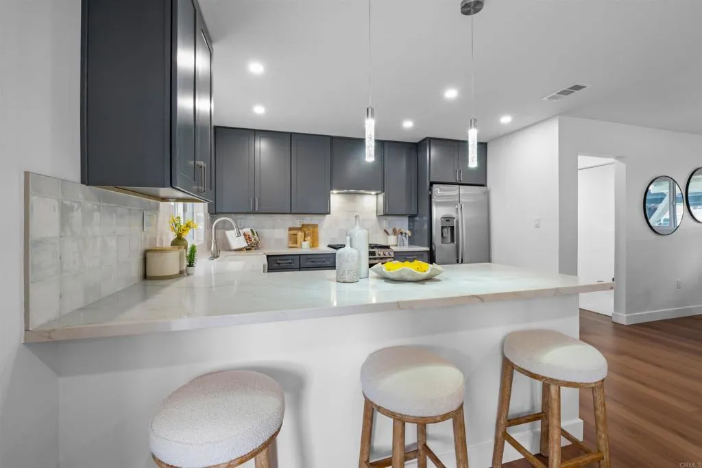 https://cdn.realtyfeed.com/cdn/127/306649002/94f27c2c18406d44312fe5b67c457110.webp
