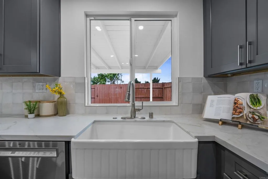 https://cdn.realtyfeed.com/cdn/127/306649002/cb18e21c86f5c3ade3eb513801973694.webp