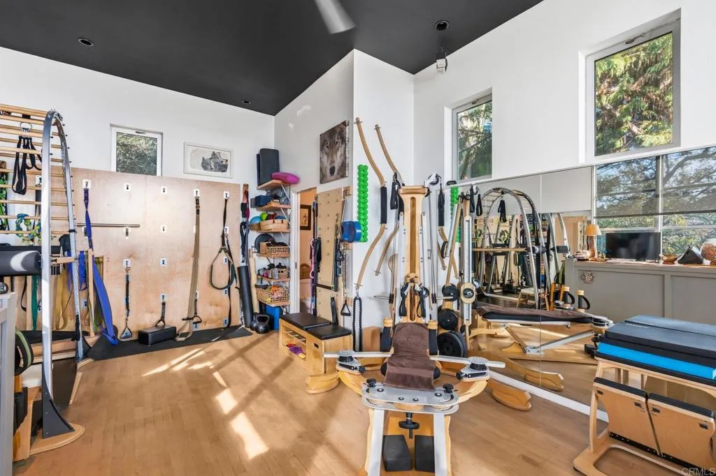 https://cdn.realtyfeed.com/cdn/127/306649058/05a89f96caddba7b492435e21f4fb6a4.webp