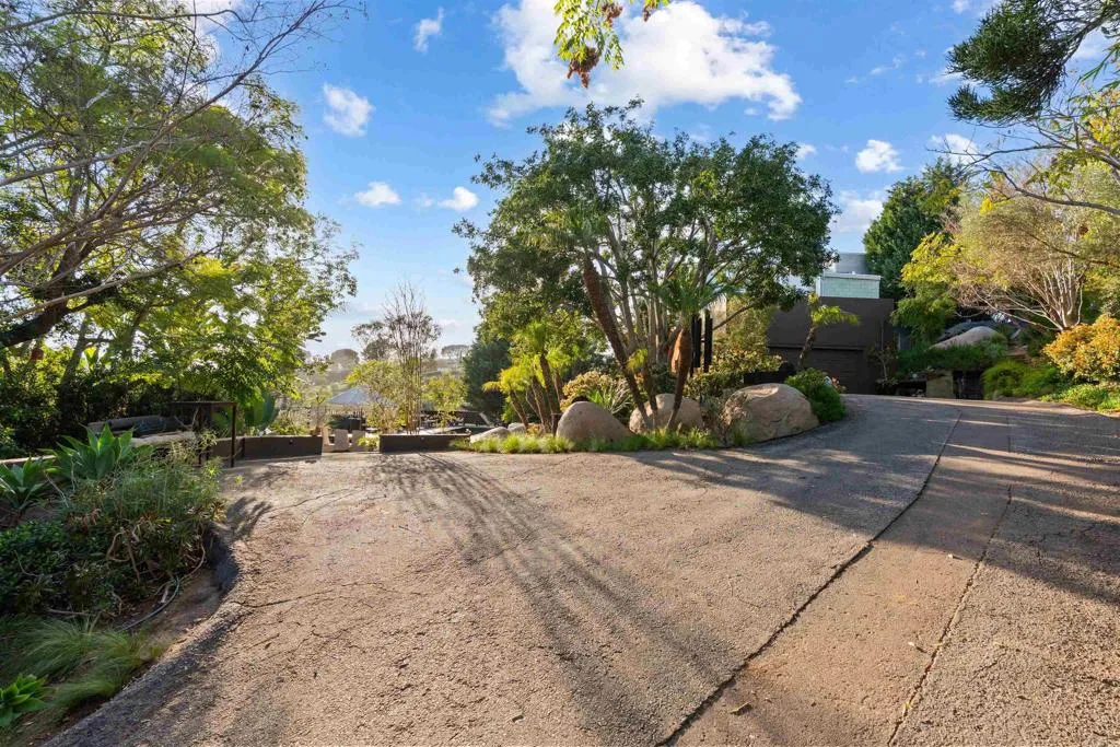 https://cdn.realtyfeed.com/cdn/127/306649058/6d00660f6b64cdc9ee154b26d1346142.webp