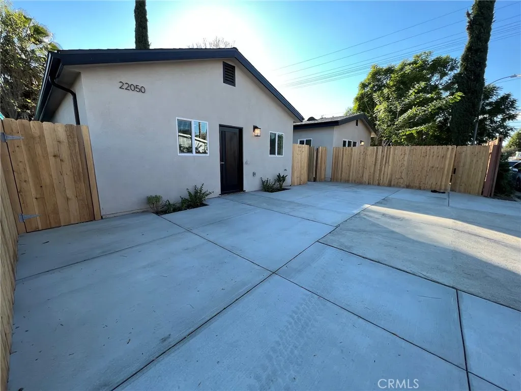 Canoga Park, CA 91303