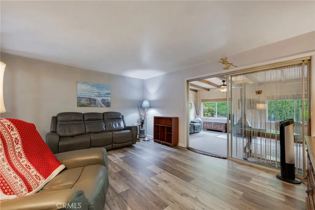 https://cdn.realtyfeed.com/cdn/127/306649217/48b7aecf8e2b7572668136f14f3edf53.webp