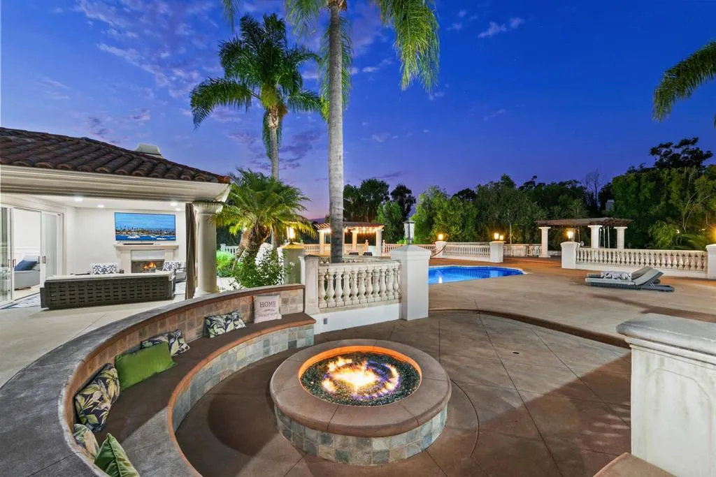 6998 Rancho La Cima, Rancho Santa Fe, CA, 92067