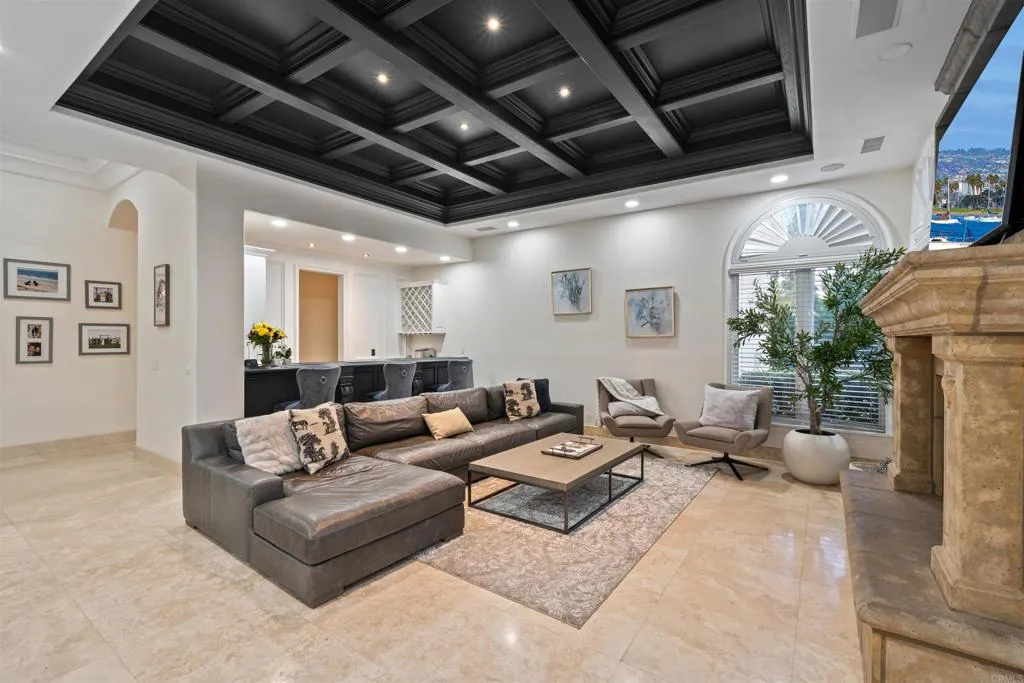 6998 Rancho La Cima, Rancho Santa Fe, CA, 92067