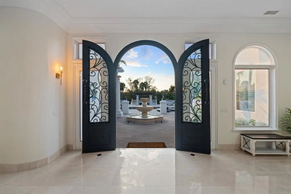 6998 Rancho La Cima, Rancho Santa Fe, CA, 92067