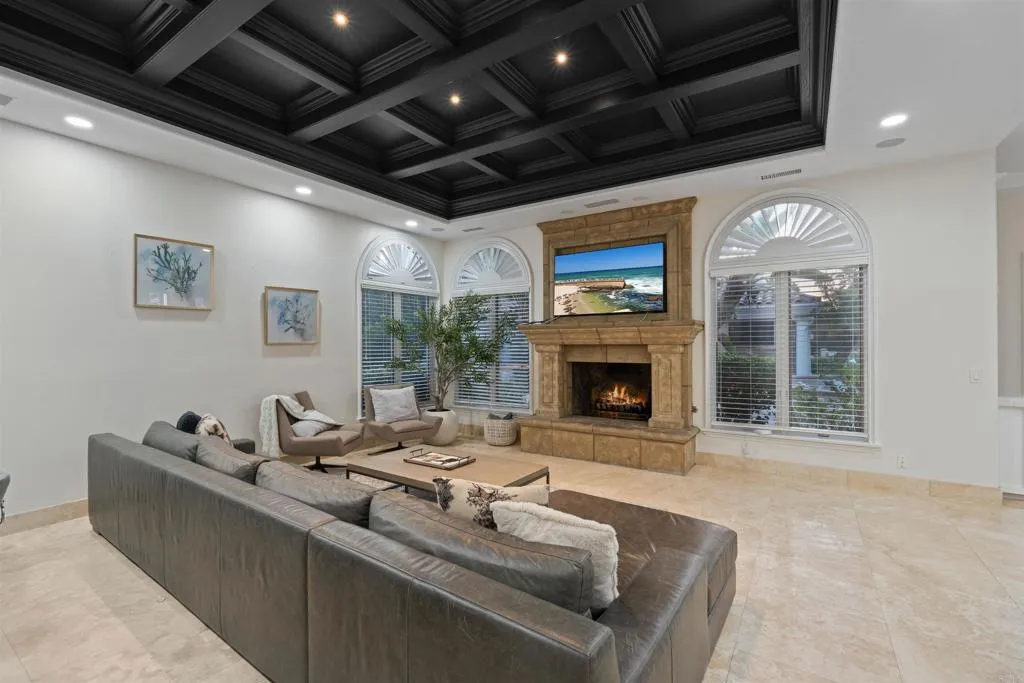 6998 Rancho La Cima, Rancho Santa Fe, CA, 92067