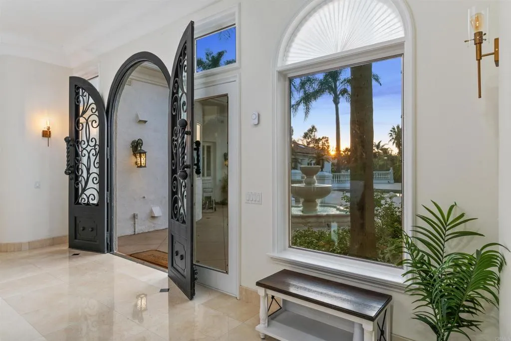 6998 Rancho La Cima, Rancho Santa Fe, CA, 92067