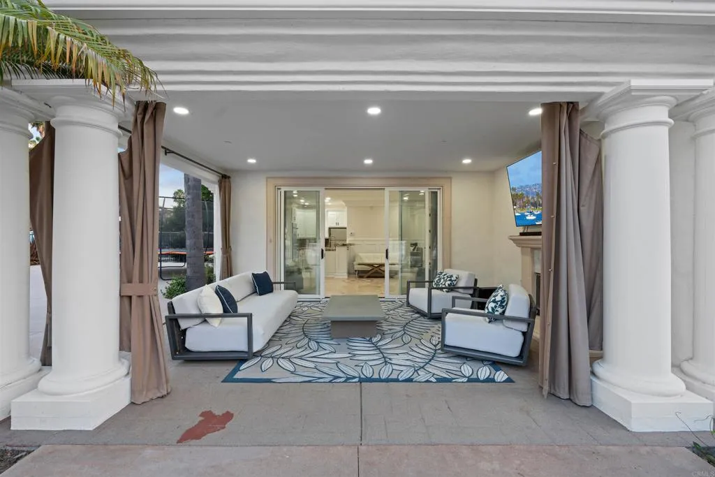6998 Rancho La Cima, Rancho Santa Fe, CA, 92067