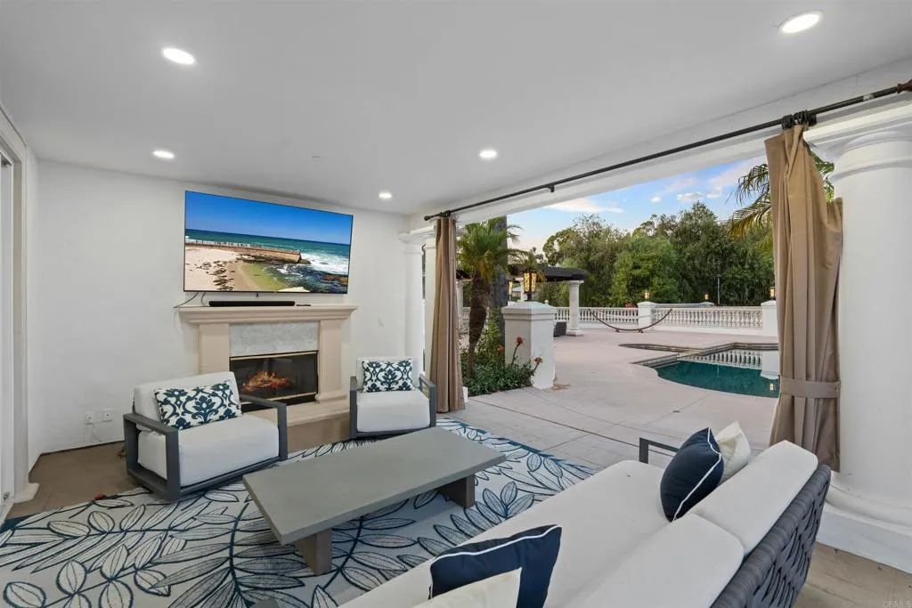 6998 Rancho La Cima, Rancho Santa Fe, CA, 92067