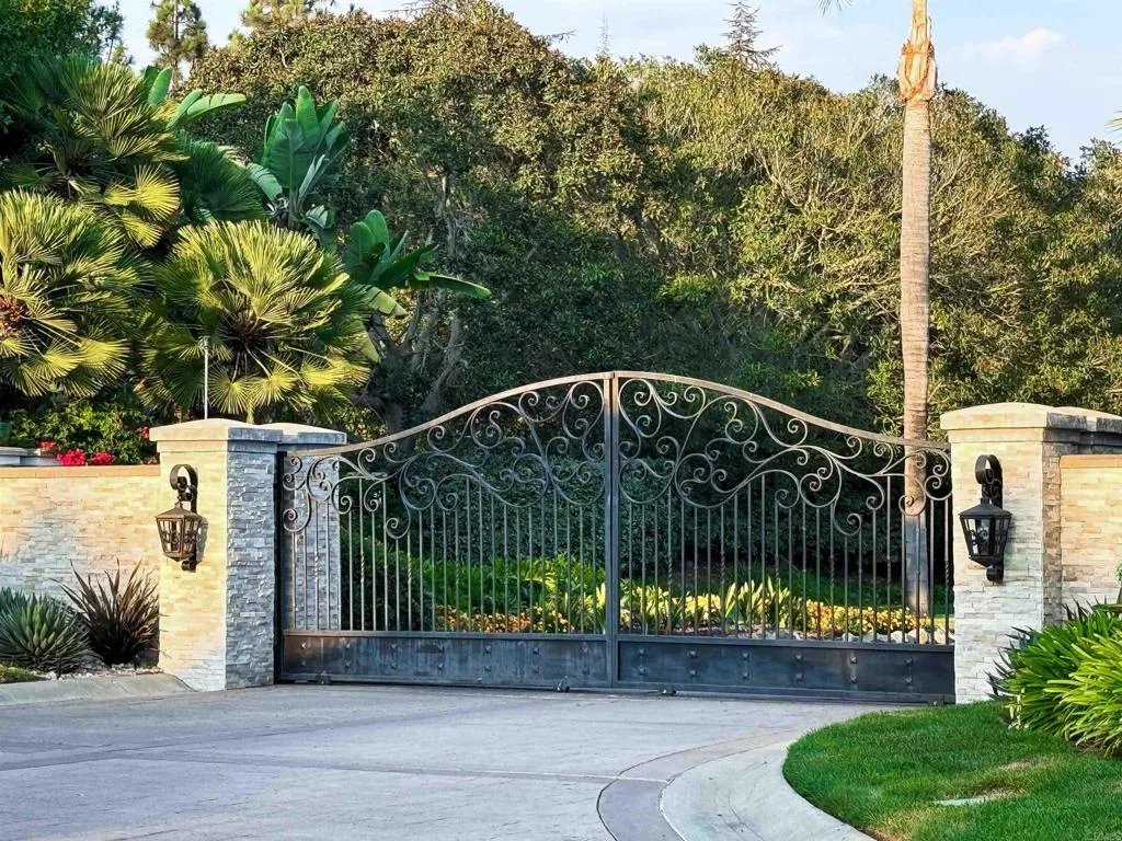 6998 Rancho La Cima, Rancho Santa Fe, CA, 92067