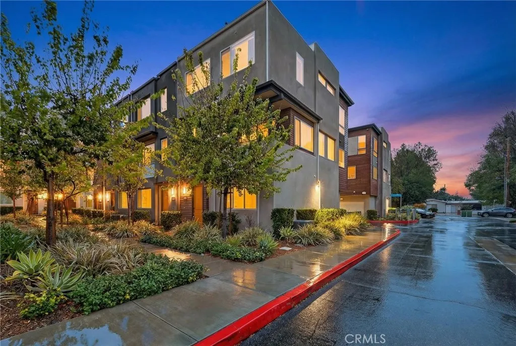 Northridge, CA 91325