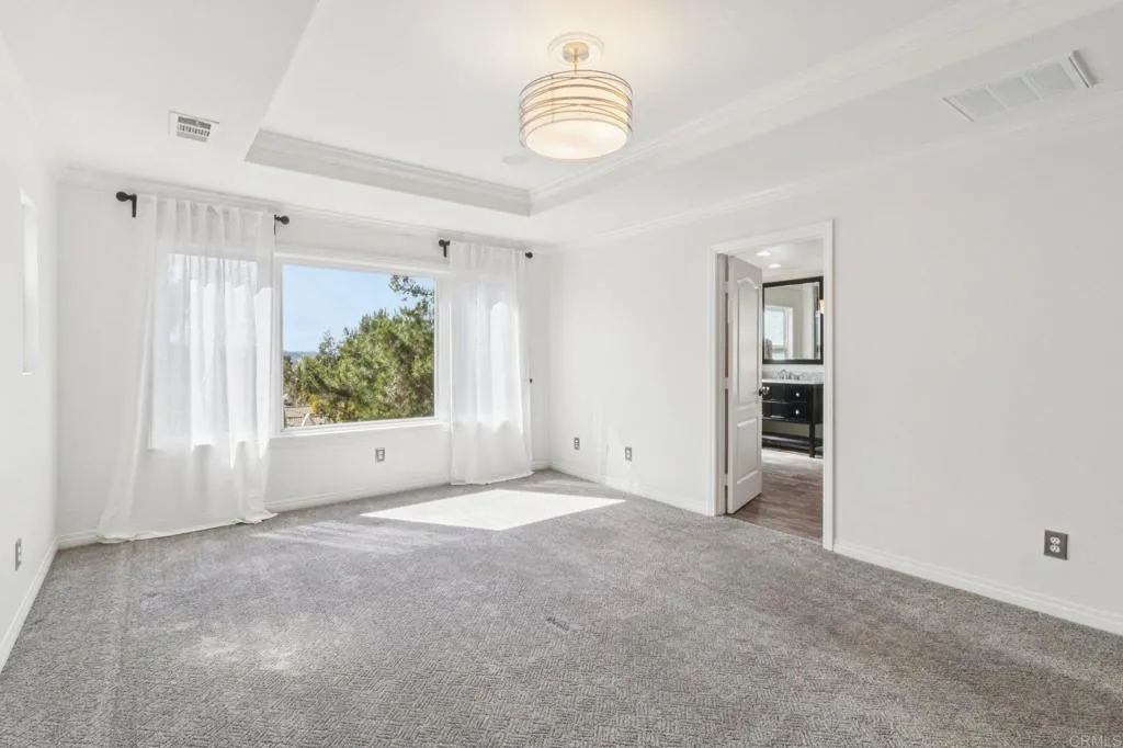 https://cdn.realtyfeed.com/cdn/127/306649397/5fac753e0bf0c66ab10c99642394b88b.webp