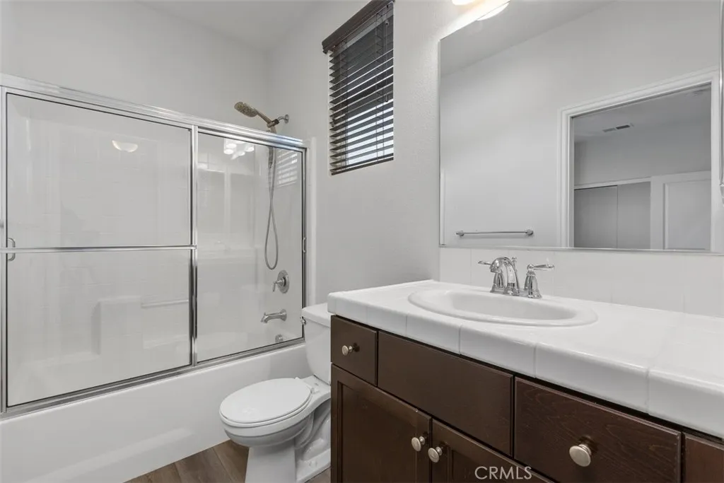 https://cdn.realtyfeed.com/cdn/127/306649462/5e7ffb0f0f037af94723b72ff1e17deb.webp