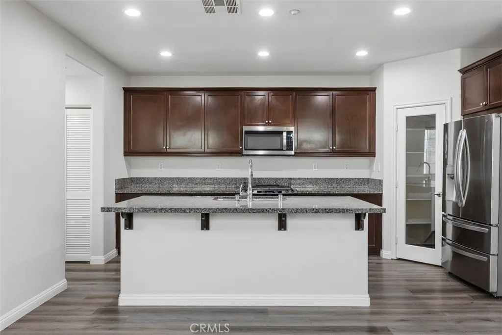 https://cdn.realtyfeed.com/cdn/127/306649462/b827206daba0c0053d9ccab2135756fa.webp