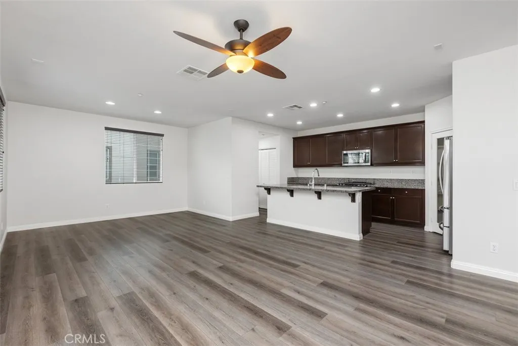 https://cdn.realtyfeed.com/cdn/127/306649462/c7d7900a7811ed2a5c7969d6872b171e.webp