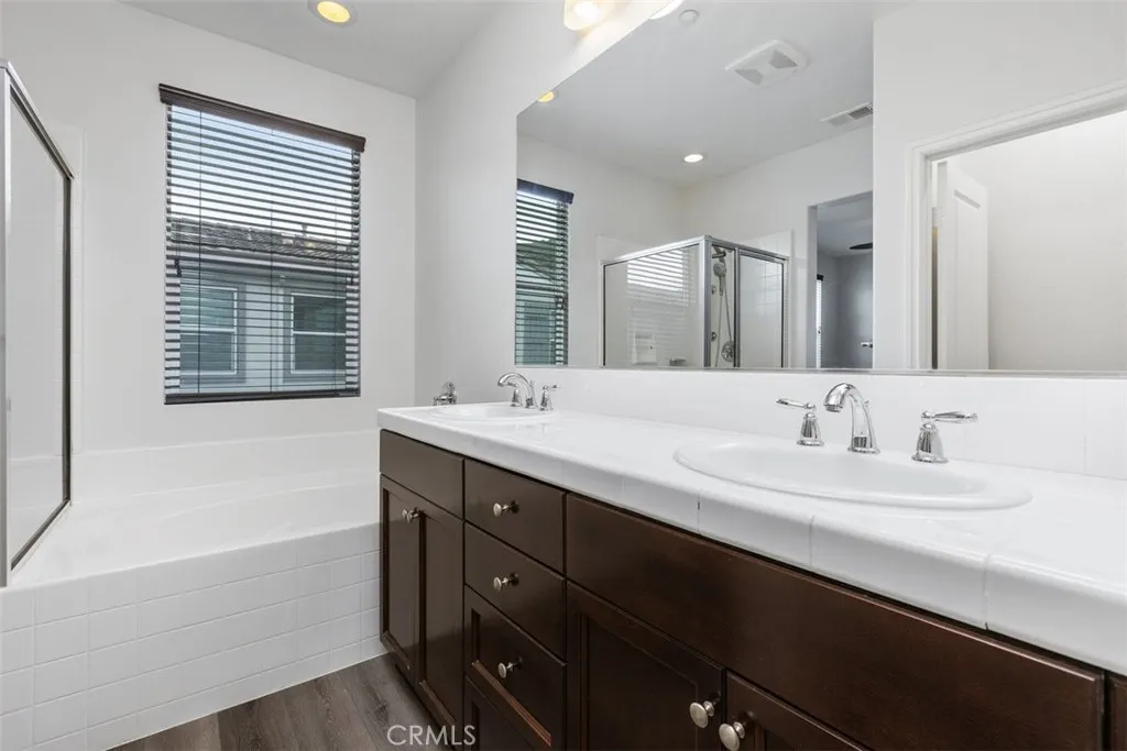 https://cdn.realtyfeed.com/cdn/127/306649462/ee5febd03213a7ac07b88e84b6eceb83.webp