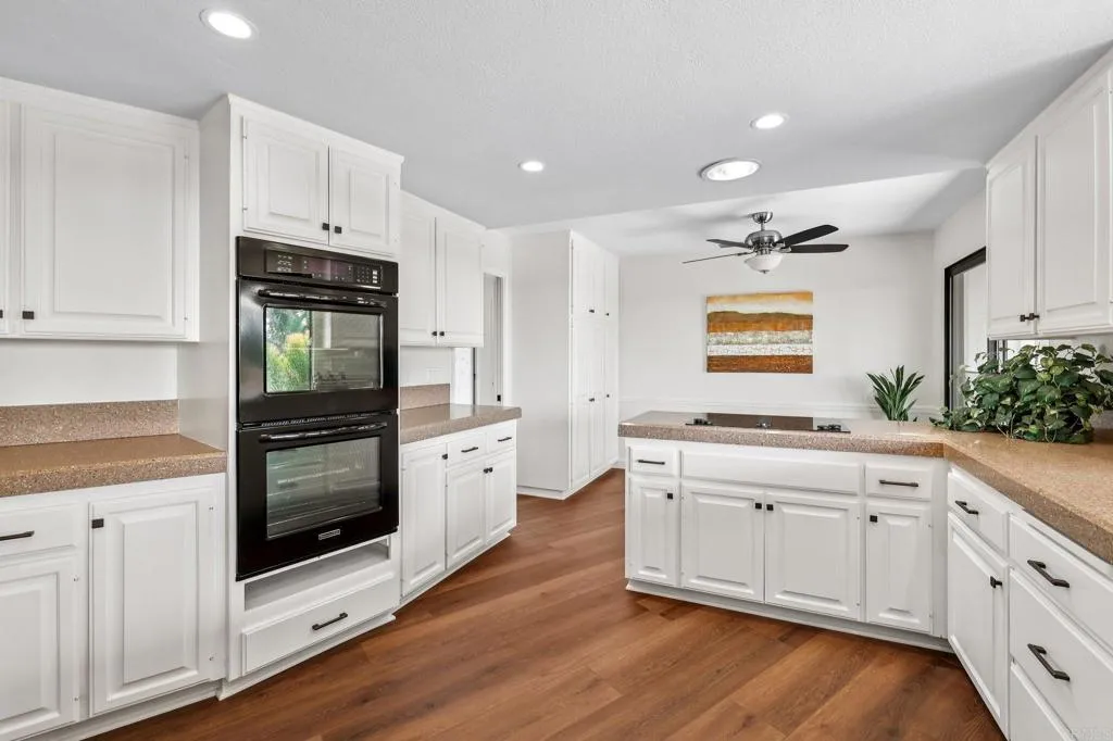 https://cdn.realtyfeed.com/cdn/127/306649506/a6df648f66379d2edfb3ad0e9ca02593.webp