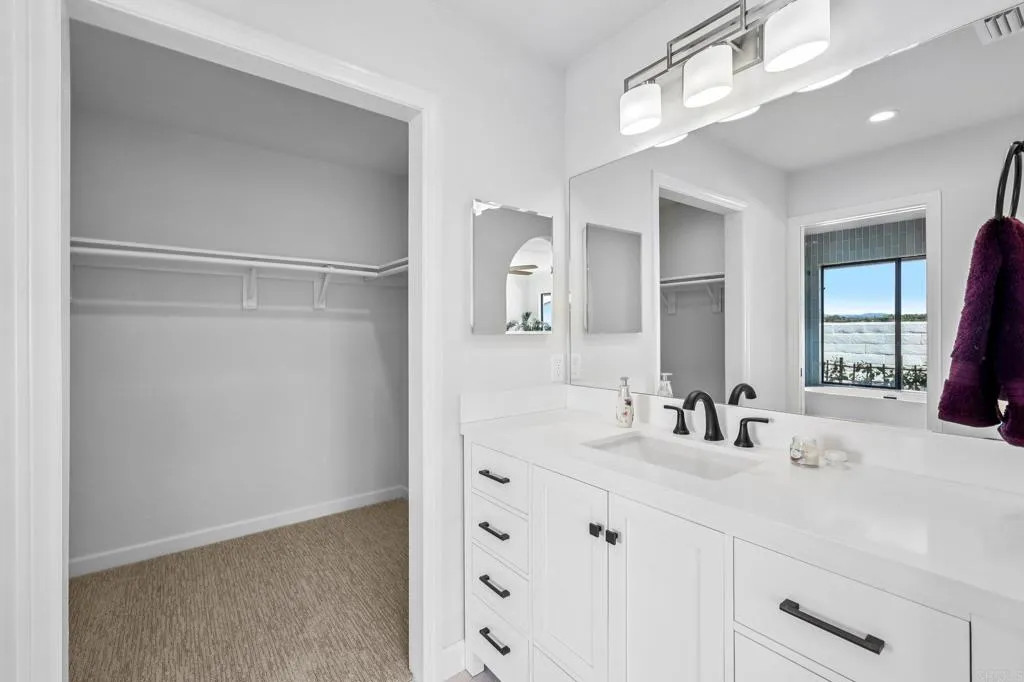 https://cdn.realtyfeed.com/cdn/127/306649506/cae95f9d89204bc926118db4a60b7d18.webp